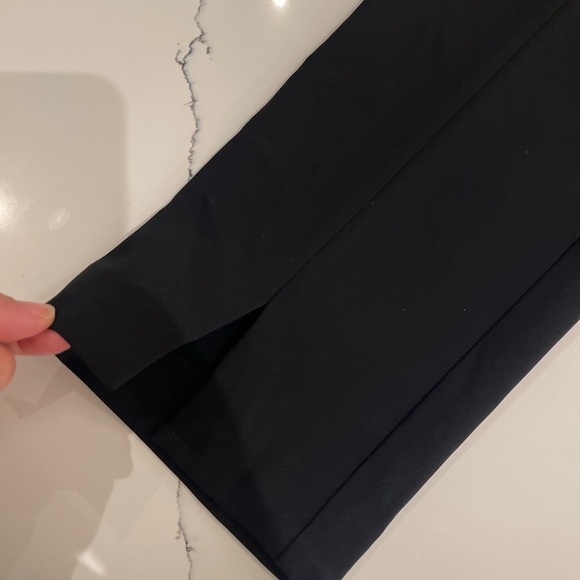 St. John Jennifer Black Cropped Pants 10 - Picture 6 of 8